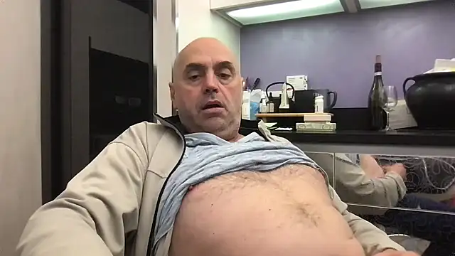 Snapshot of pantomax chatting on 11/24/25, 01:22 pantomax online show from 11/24/25, 01:22