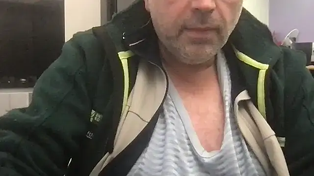 Snapshot of pantomax chatting on 12/04/25, 01:09 pantomax online show from 12/04/25, 01:09