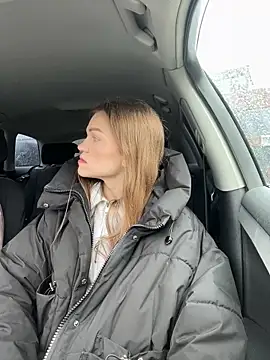 Snapshot of KitteCat chatting on 03/21/25, 09:23 KitteCat online show from 03/21/25, 09:23