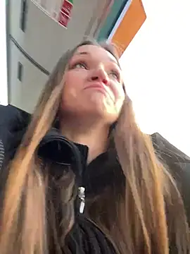 Snapshot of KitteCat chatting on 03/22/25, 01:30 KitteCat online show from 03/22/25, 01:30