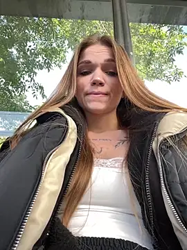 Snapshot of KitteCat chatting on 09/27/25, 07:02 KitteCat online show from 09/27/25, 07:02