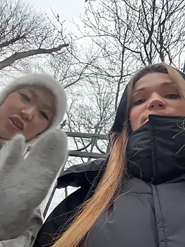 Snapshot of KitteCat chatting on 12/15/25, 09:02 KitteCat online show from 12/15/25, 09:02