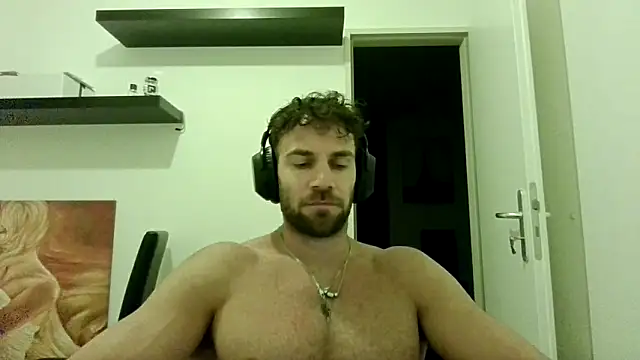 Snapshot of alpha-hunk chatting on 09/19/25, 06:52 alpha-hunk online show from 09/19/25, 06:52