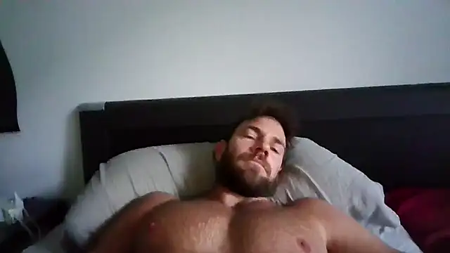 Snapshot of alpha-hunk chatting on 09/30/25, 07:02 alpha-hunk online show from 09/30/25, 07:02
