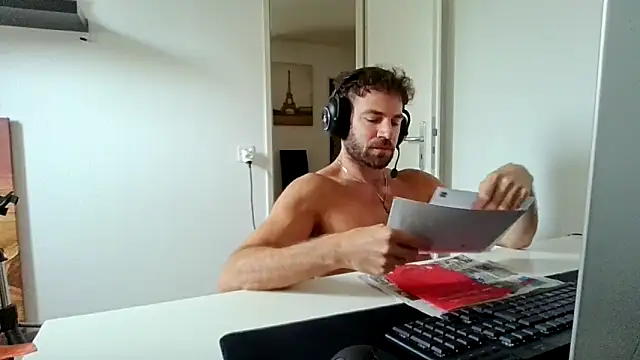 Snapshot of alpha-hunk chatting on 06/12/26, 10:03 alpha-hunk online show from 06/12/26, 10:03
