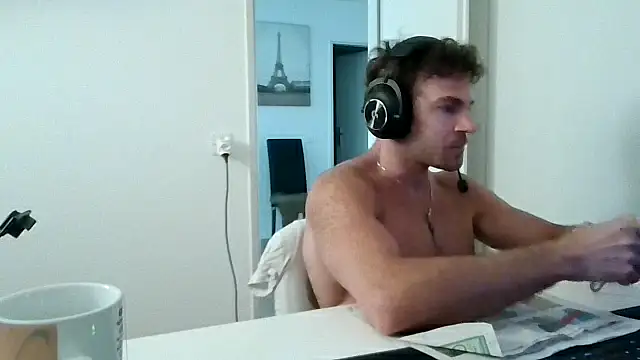Snapshot of alpha-hunk chatting on 06/20/26, 07:55 alpha-hunk online show from 06/20/26, 07:55
