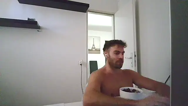 Snapshot of alpha-hunk chatting on 07/10/26, 10:18 alpha-hunk online show from 07/10/26, 10:18