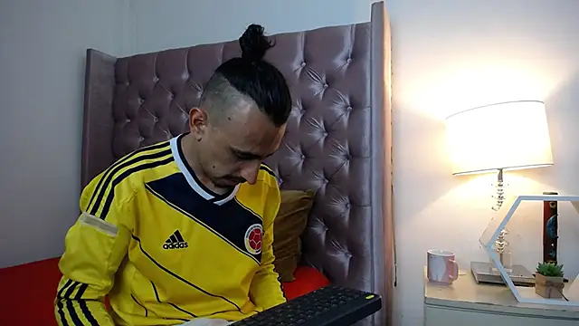 Sr Magnus  online show from 10/07/25, 07:27