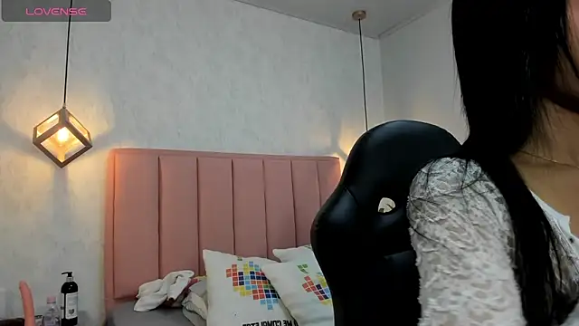 Snapshot of MAYROBERTSS chatting on 01/16/25, 12:20 MAYROBERTSS online show from 01/16/25, 12:20