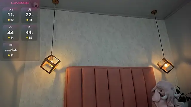 Snapshot of MAYROBERTSS chatting on 01/17/25, 12:21 MAYROBERTSS online show from 01/17/25, 12:21