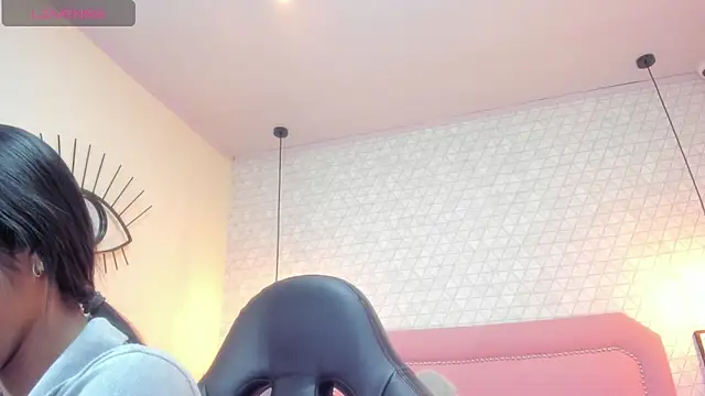 Snapshot of MAYROBERTSS chatting on 02/11/25, 12:16 MAYROBERTSS online show from 02/11/25, 12:16