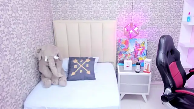 Snapshot of MAYROBERTSS chatting on 02/27/25, 03:47 MAYROBERTSS online show from 02/27/25, 03:47