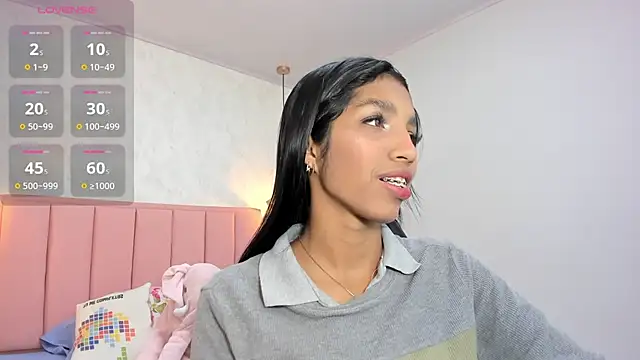 Snapshot of MAYROBERTSS chatting on 03/14/25, 12:07 MAYROBERTSS online show from 03/14/25, 12:07