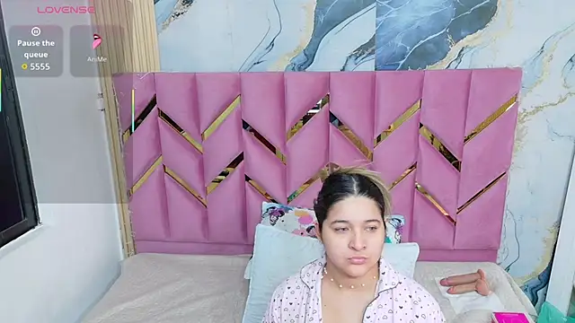 Snapshot of collegepawglovedaddy chatting on 11/02/25, 01:02 collegepawglovedaddy online show from 11/02/25, 01:02