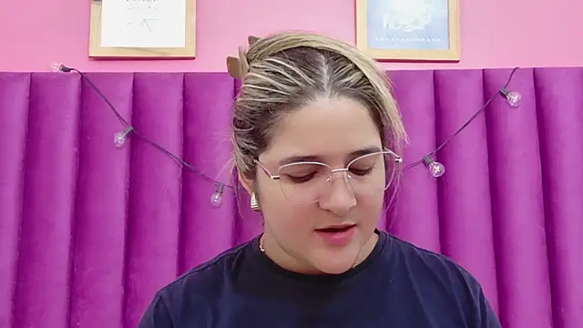 Snapshot of collegepawglovedaddy chatting on 11/29/25, 07:39 collegepawglovedaddy online show from 11/29/25, 07:39