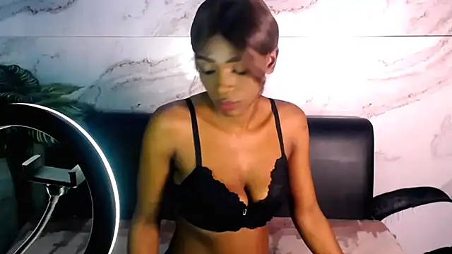 Snapshot of Ebonypreciousx chatting on 11/24/25, 07:35 Ebonypreciousx online show from 11/24/25, 07:35