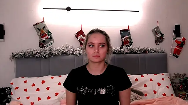 Snapshot of SIlviaBeyt chatting on 12/22/24, 06:37 SIlviaBeyt online show from 12/22/24, 06:37
