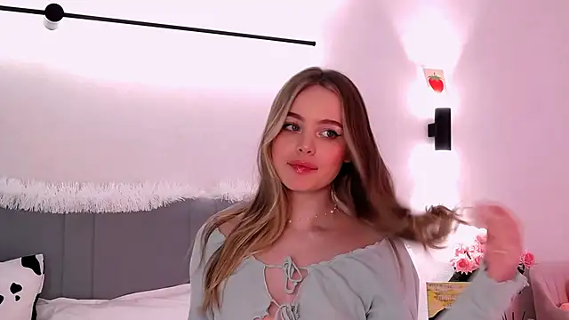 Snapshot of SIlviaBeyt chatting on 02/23/25, 10:53 SIlviaBeyt online show from 02/23/25, 10:53