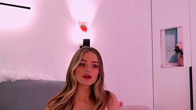Snapshot of SIlviaBeyt chatting on 03/07/25, 11:16 SIlviaBeyt online show from 03/07/25, 11:16