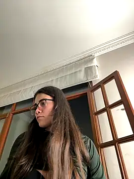 aurora divine online show from 10/23/25, 11:03