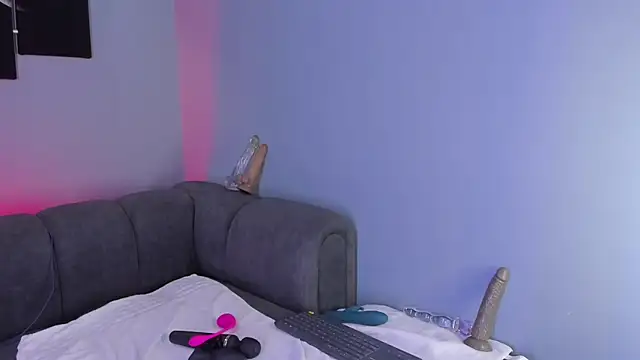 Snapshot of maddy_walker chatting on 01/21/25, 03:48 maddy walker online show from 01/21/25, 03:48