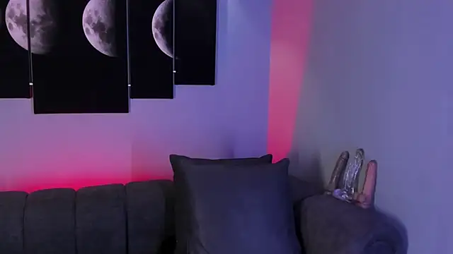 Snapshot of maddy_walker chatting on 02/04/25, 08:06 maddy walker online show from 02/04/25, 08:06