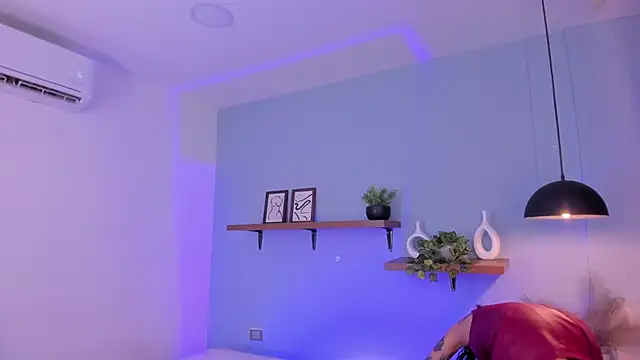 Snapshot of maddy_walker chatting on 11/05/25, 12:16 maddy walker online show from 11/05/25, 12:16