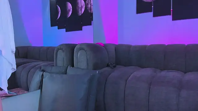 Snapshot of maddy_walker chatting on 04/09/26, 12:43 maddy walker online show from 04/09/26, 12:43