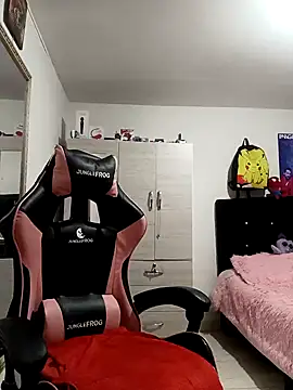 Lucyy-hess online show from 12/14/24, 11:12