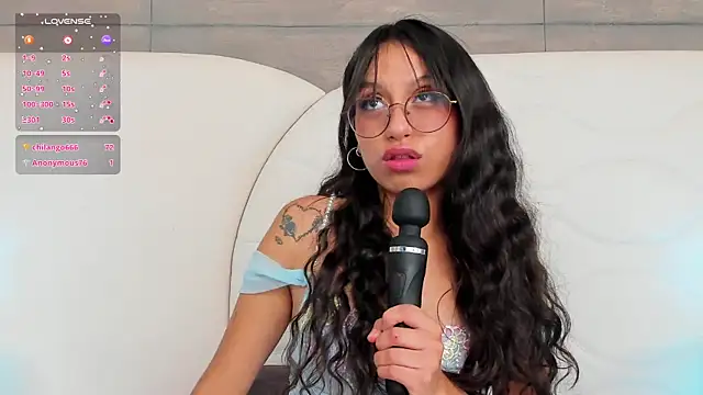 Snapshot of MadyJackson chatting on 02/06/25, 08:02 MadyJackson online show from 02/06/25, 08:02