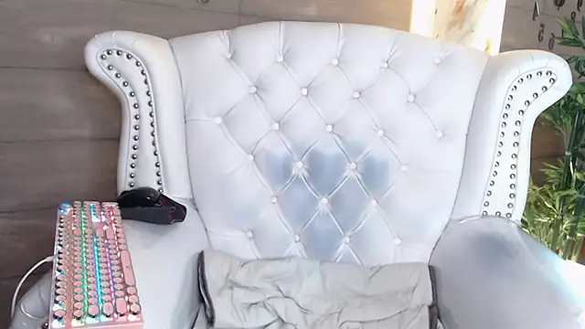 Snapshot of MadyJackson chatting on 03/20/25, 11:12 MadyJackson online show from 03/20/25, 11:12