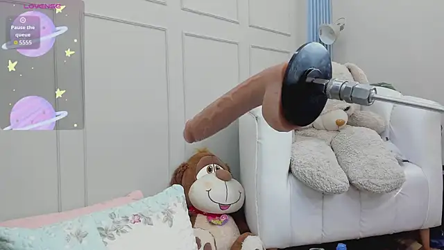 Snapshot of MadyJackson chatting on 09/13/25, 11:32 MadyJackson online show from 09/13/25, 11:32