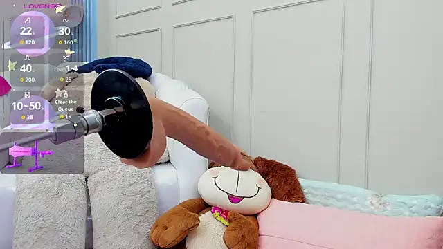 Snapshot of MadyJackson chatting on 09/23/25, 11:35 MadyJackson online show from 09/23/25, 11:35