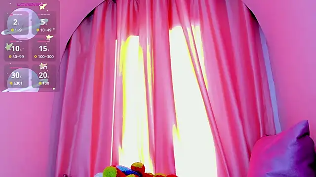 Snapshot of MadyJackson chatting on 09/26/25, 11:58 MadyJackson online show from 09/26/25, 11:58