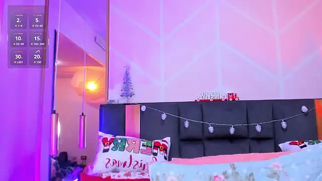 Snapshot of MadyJackson chatting on 12/04/25, 11:30 MadyJackson online show from 12/04/25, 11:30