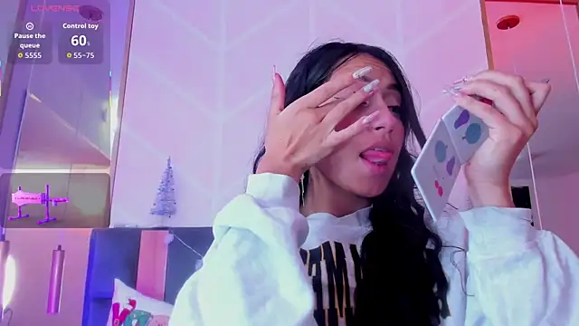 Snapshot of MadyJackson chatting on 12/15/25, 11:47 MadyJackson online show from 12/15/25, 11:47