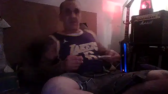 Snapshot of CandiedPompano chatting on 12/03/25, 02:52 CandiedPompano online show from 12/03/25, 02:52