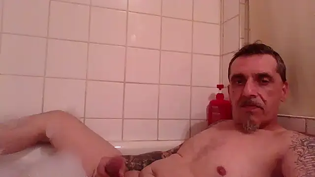 Snapshot of CandiedPompano chatting on 06/19/26, 05:01 CandiedPompano online show from 06/19/26, 05:01