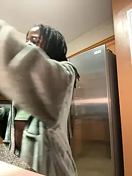 Snapshot of choclatepeaach chatting on 10/29/25, 02:52 choclatepeaach online show from 10/29/25, 02:52