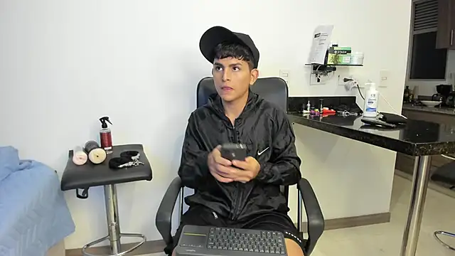 Snapshot of Lyam_ap chatting on 01/16/25, 08:43 Lyam ap online show from 01/16/25, 08:43