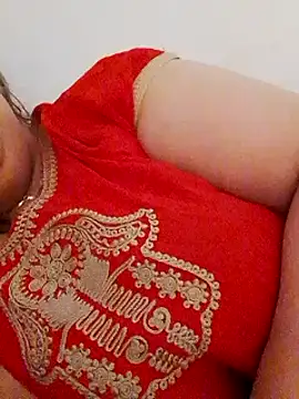 Snapshot of houda_sex_hot chatting on 01/15/25, 01:52 houda sex hot online show from 01/15/25, 01:52