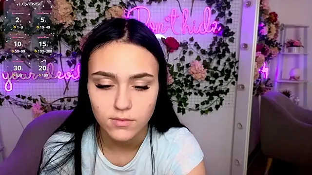 Snapshot of CooperAllana chatting on 12/06/24, 07:43 CooperAllana online show from 12/06/24, 07:43