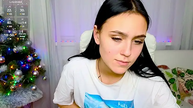 Snapshot of CooperAllana chatting on 12/13/24, 12:39 CooperAllana online show from 12/13/24, 12:39