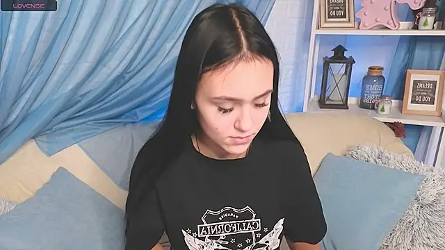 Snapshot of CooperAllana chatting on 12/19/24, 08:45 CooperAllana online show from 12/19/24, 08:45