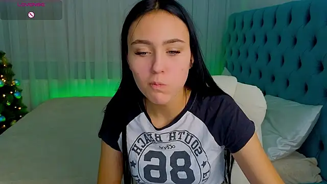 Snapshot of CooperAllana chatting on 12/20/24, 11:00 CooperAllana online show from 12/20/24, 11:00