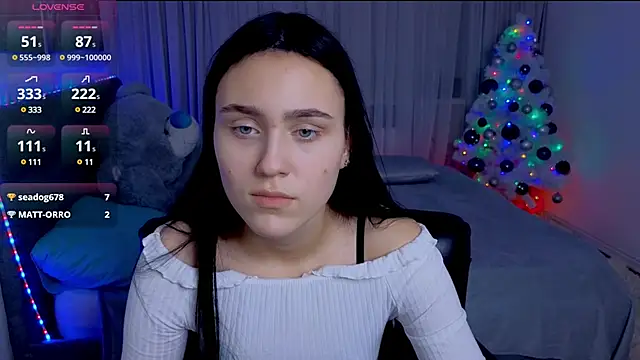 Snapshot of CooperAllana chatting on 12/25/24, 10:39 CooperAllana online show from 12/25/24, 10:39