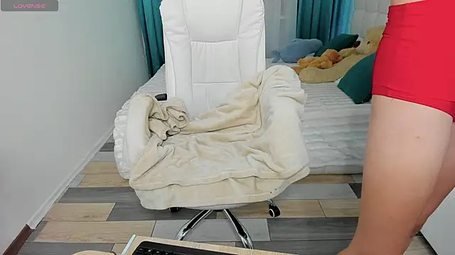 Snapshot of CooperAllana chatting on 10/14/25, 06:03 CooperAllana online show from 10/14/25, 06:03