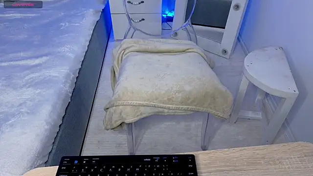 Snapshot of CooperAllana chatting on 11/12/25, 07:09 CooperAllana online show from 11/12/25, 07:09