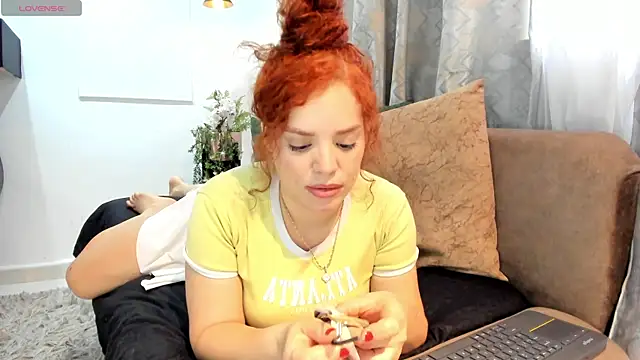 ebbafernandez  online show from 10/03/25, 11:51