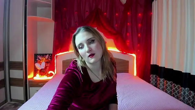 Snapshot of Miss_Elsa_ chatting on 12/14/25, 04:45 Miss Elsa online show from 12/14/25, 04:45